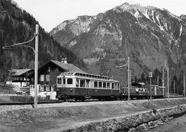 LAUTERBRUNNEN Bahn bei Sandweid
