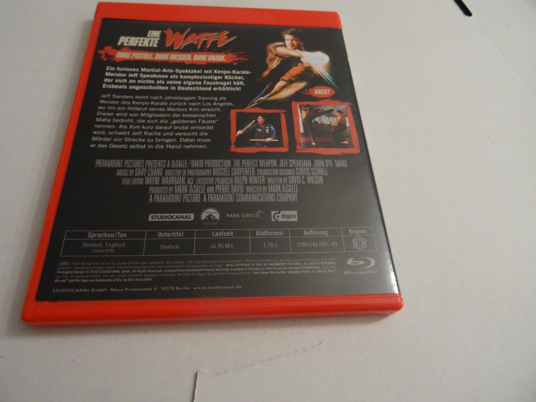 Tutti i DVDs: Blu-ray Film Eine perfekte Waffe Uncut – Usato da Olten venduto da Disc-Ausverkauf 2
