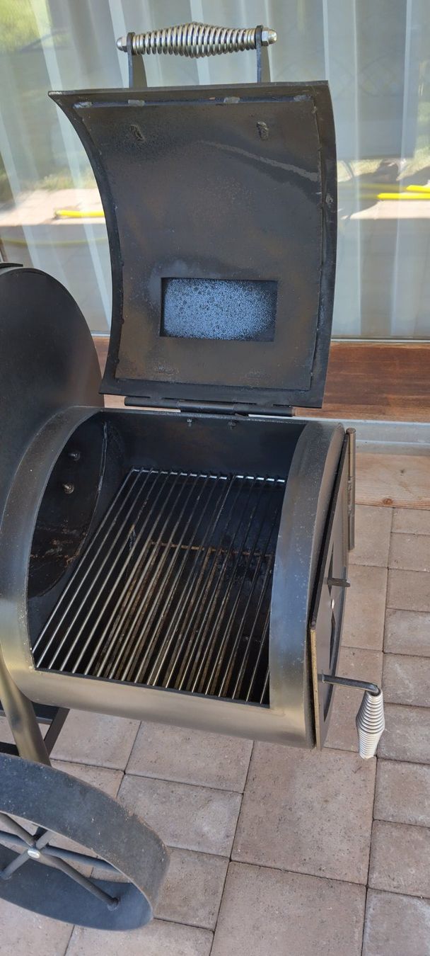Grils: Smoker und Grill – D'occasion à Rüegsauschachen par globo7 7