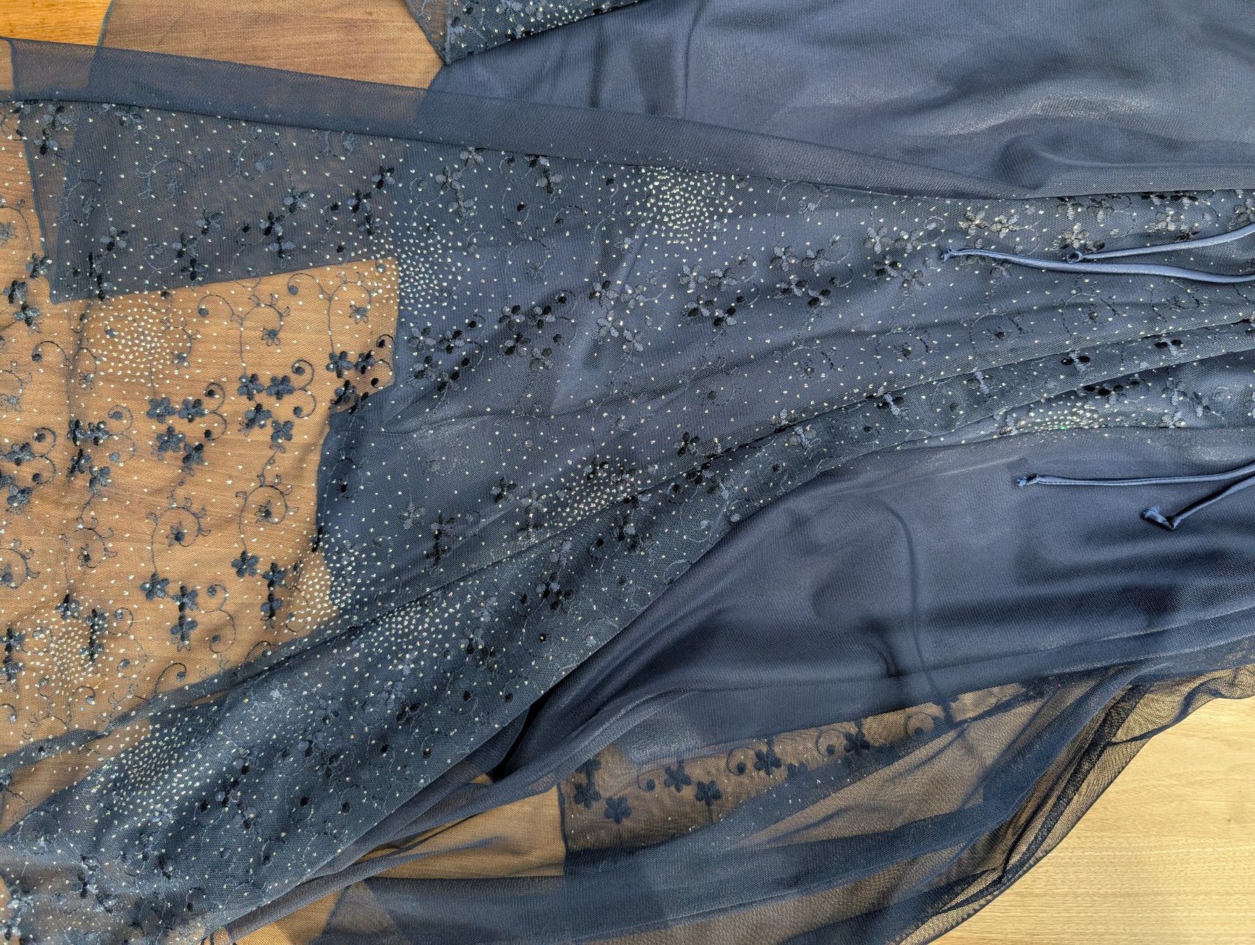 Vestiti: Elegantes Abendkleid Gr. 38 mit Glitzerapplikation – Usato da Igis venduto da Urs75 3