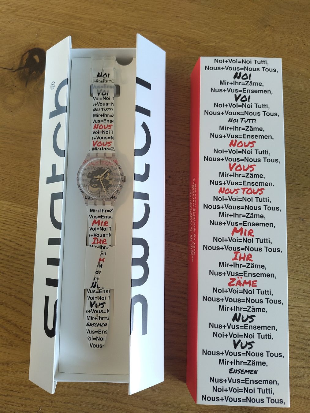 Swatch Orologi: Swatch Aktionärsuhr 2026 – Nuovo e nell'imballaggio originale da Richterswil venduto da BrixNZ