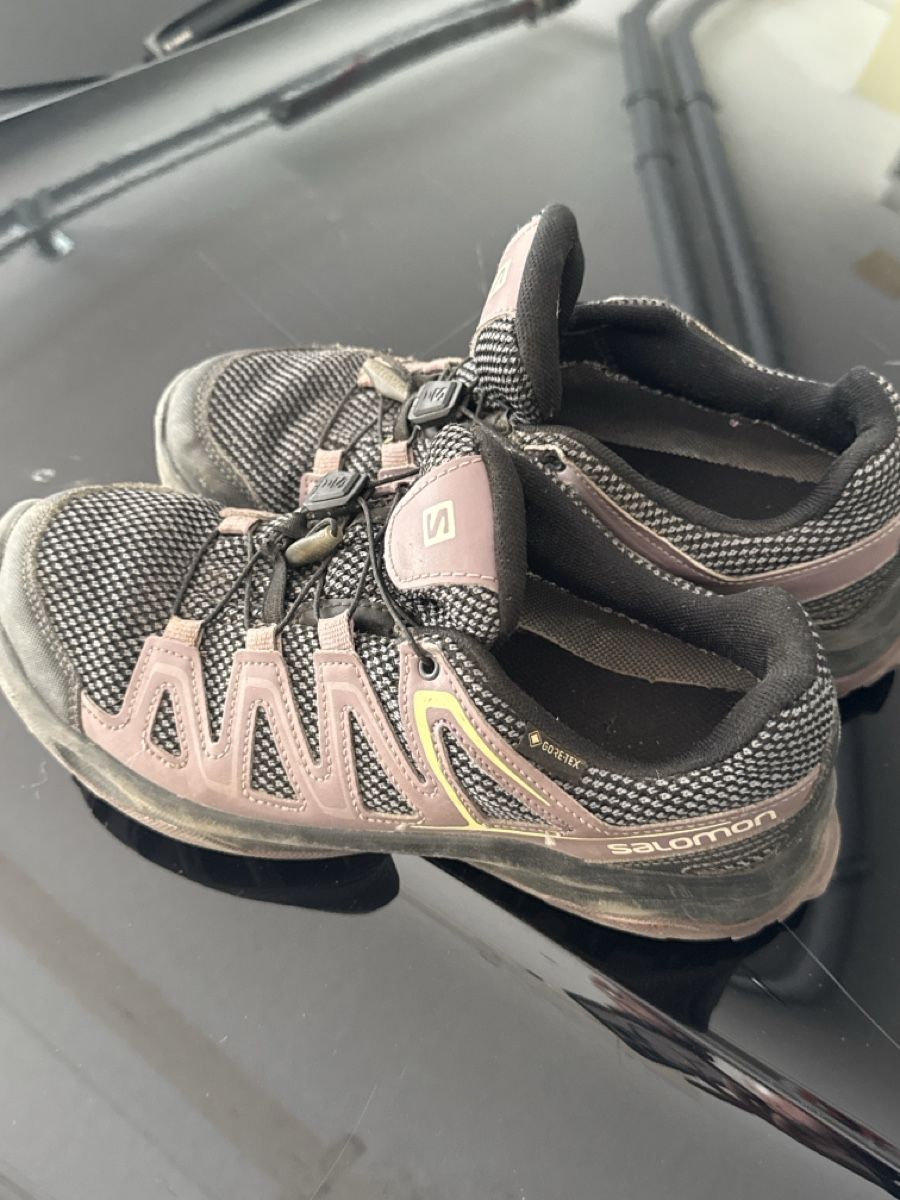Scarpe da uomo: SALOMON Trekking/WANDERSCHUHE 39 1/3 – Usato da Jegenstorf venduto da Puccini 1