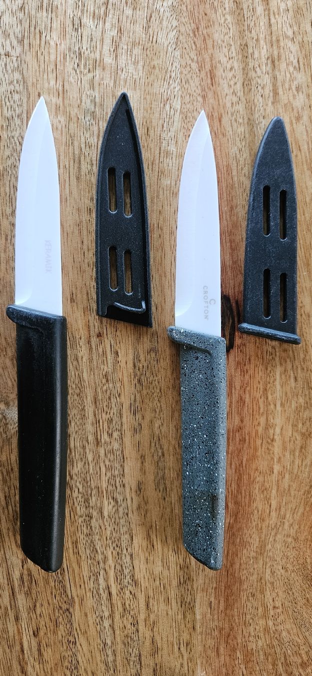 Coltelli da cucina: Zwei Keramikmesser mit Scheide, guter Zustand! – Usato da Kesswil venduto da mie_g89p