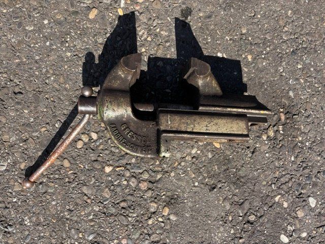 Gressel Tous les outils: Schraubstock Marke Gressel – D'occasion à Hunzenschwil par Gaggofisch