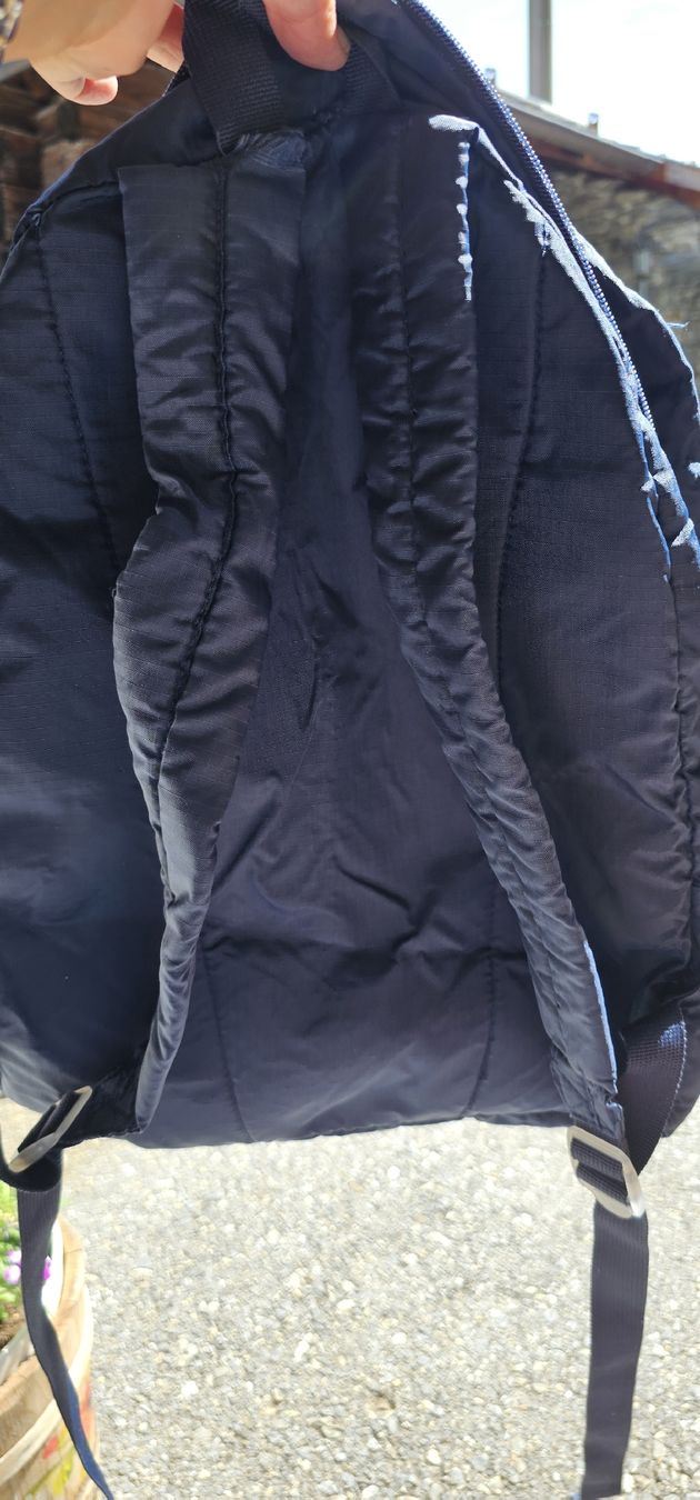 Zaini: Smiley Pull&Bear Rucksack dunkelblau gut erhalten 🎒 – Usato da Ferden venduto da jemyce 2