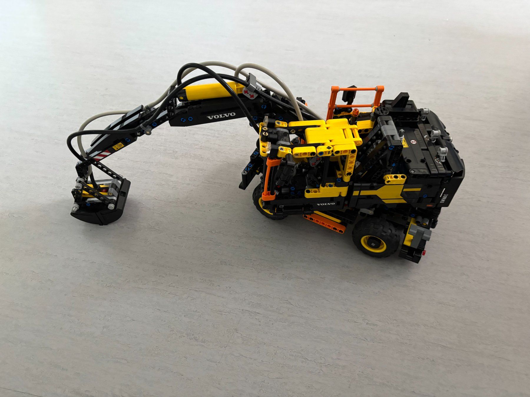 Lego Giocattoli: Lego Technics Volvo EW160E Model 42053 – Usato da Dörflingen venduto da verena052 2