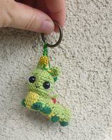 Handgemachte Amigurumi Raupe Schlüsselanhänger.