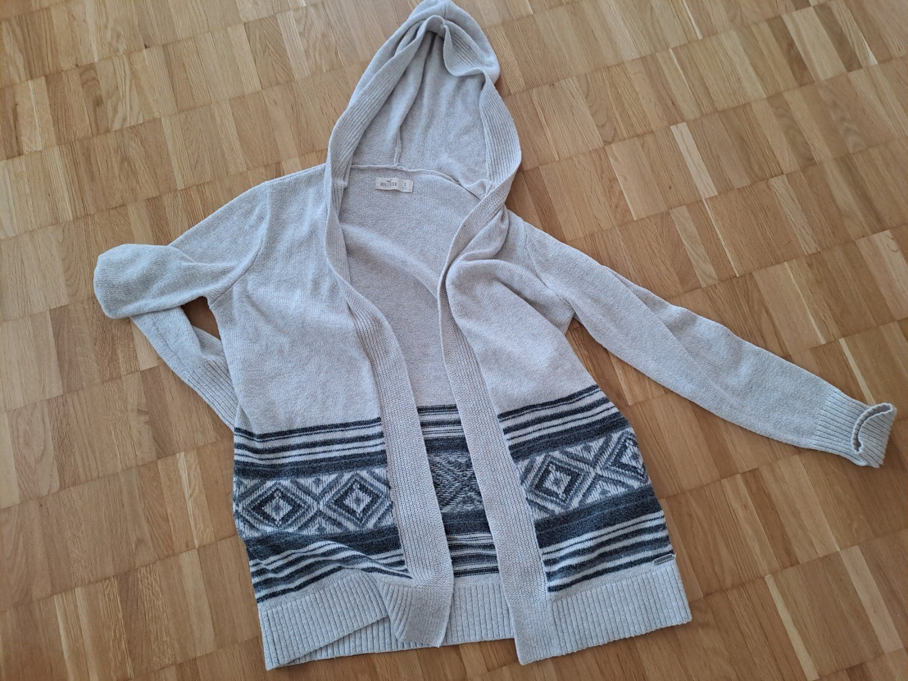 Hollister Jacken: Stickjacke – Gebraucht aus Richterswil von summa11
