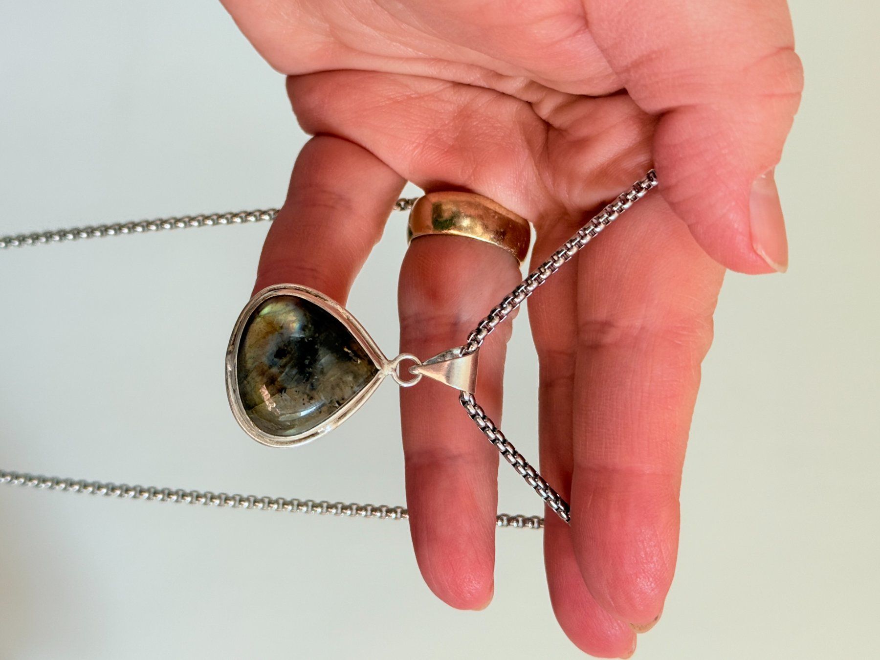 Catenine: Collier labradorite, forme goutte d'eau – Nuovo e nell'imballaggio originale da Genève venduto da AGBERG 7