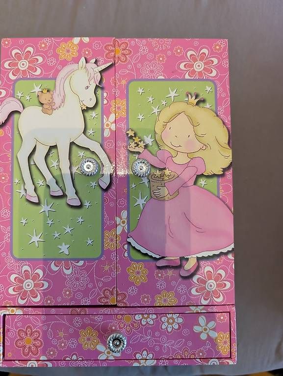 Giochi: Schmuckaufbewahrung mit Spielmusik – Usato da Buchrain venduto da waiheke2