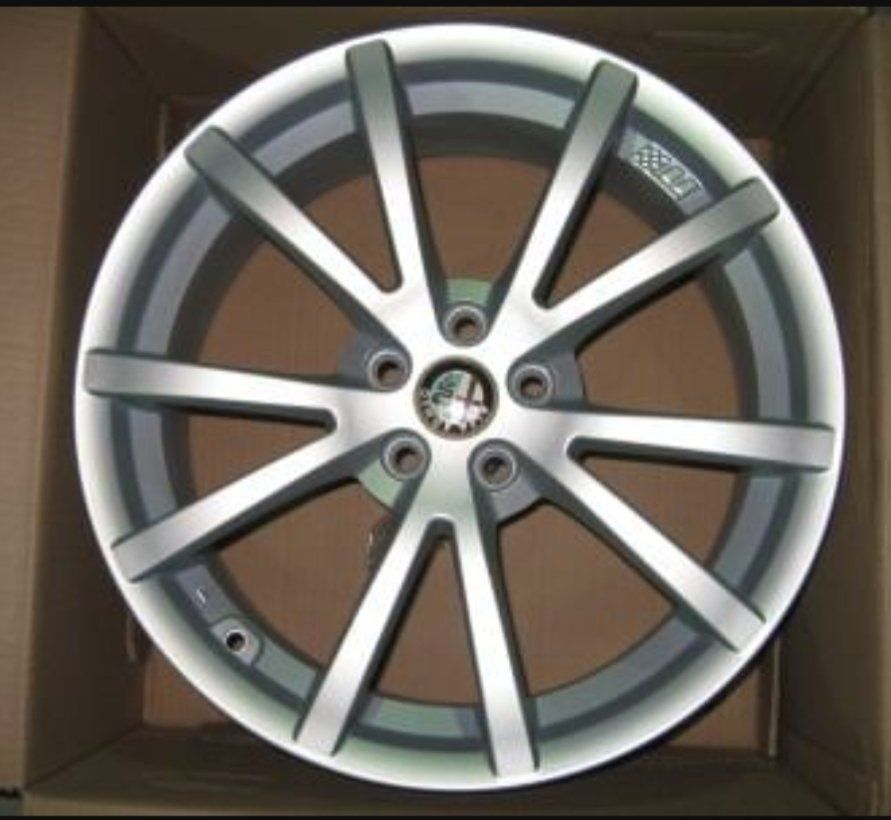 Alfa Romeo Automobili: Alfa Romeo 147 2.0 TS TI – Usato da Crissier venduto da mir_d8hy 4