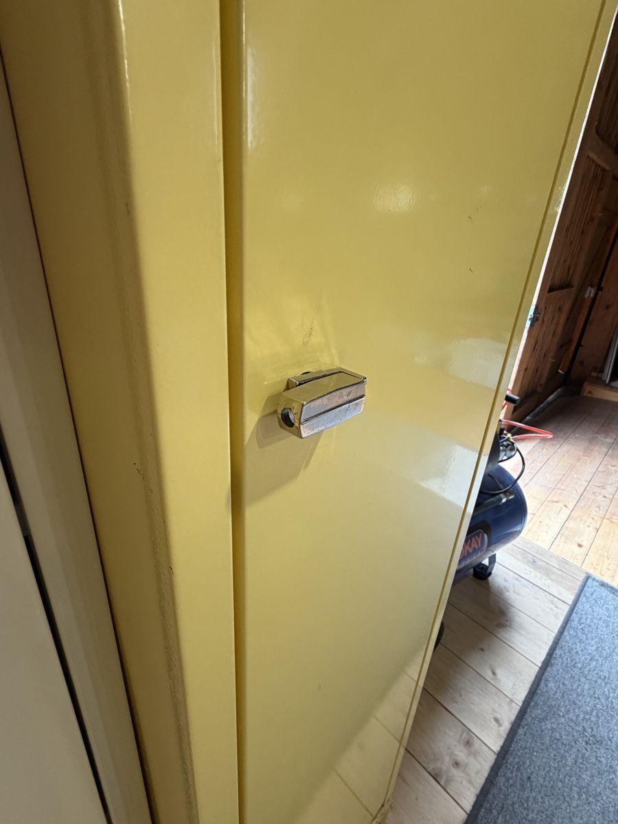 Garderobe: Garderobenschrank 1-fach – Gebraucht aus Tuggen von Nati41 4