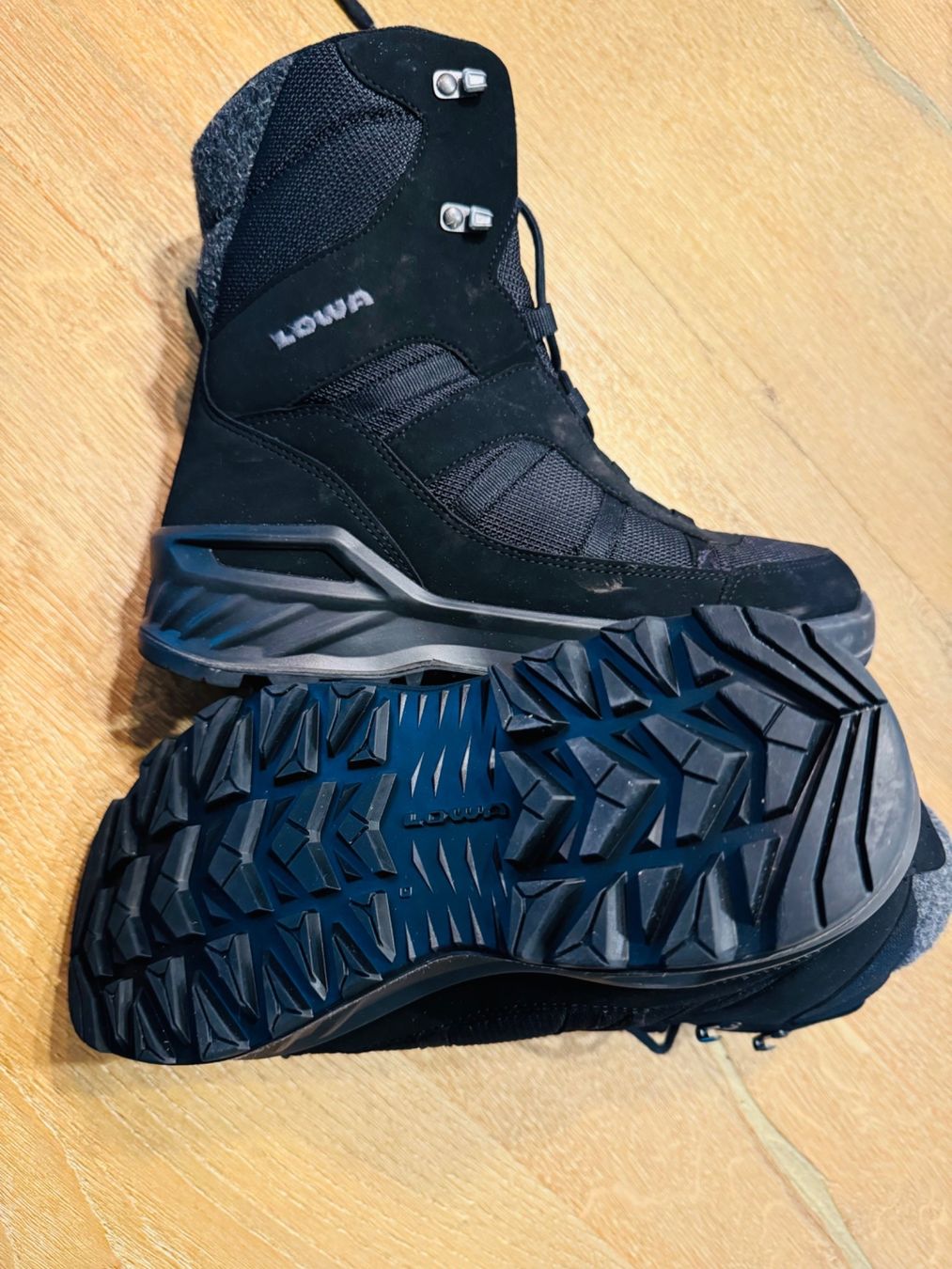 Lowa Scarpe da uomo: Chaussures d'hiver Lowa 43.5 – Usato da Brügg BE venduto da