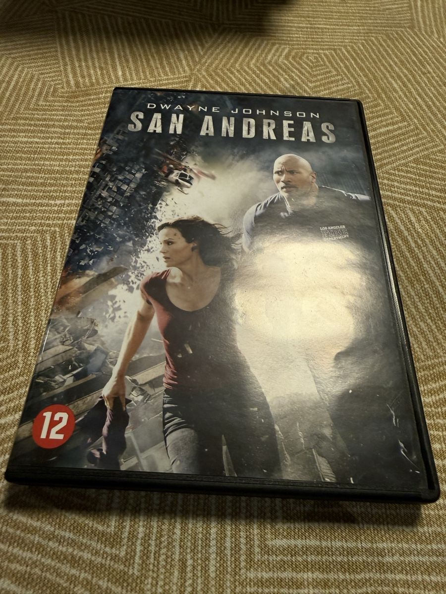 Tous les DVDs: San Andreas (Dwayne Johnson) – D'occasion à Troinex par grigri2020