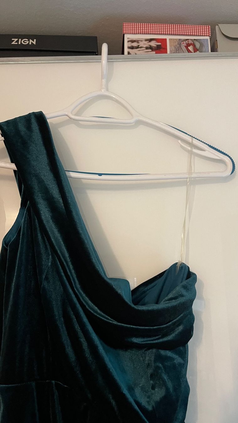 Kleider: Kleid von TFNC – Neu (gemäss Beschreibung) aus Lausen von sim_hgp6 2