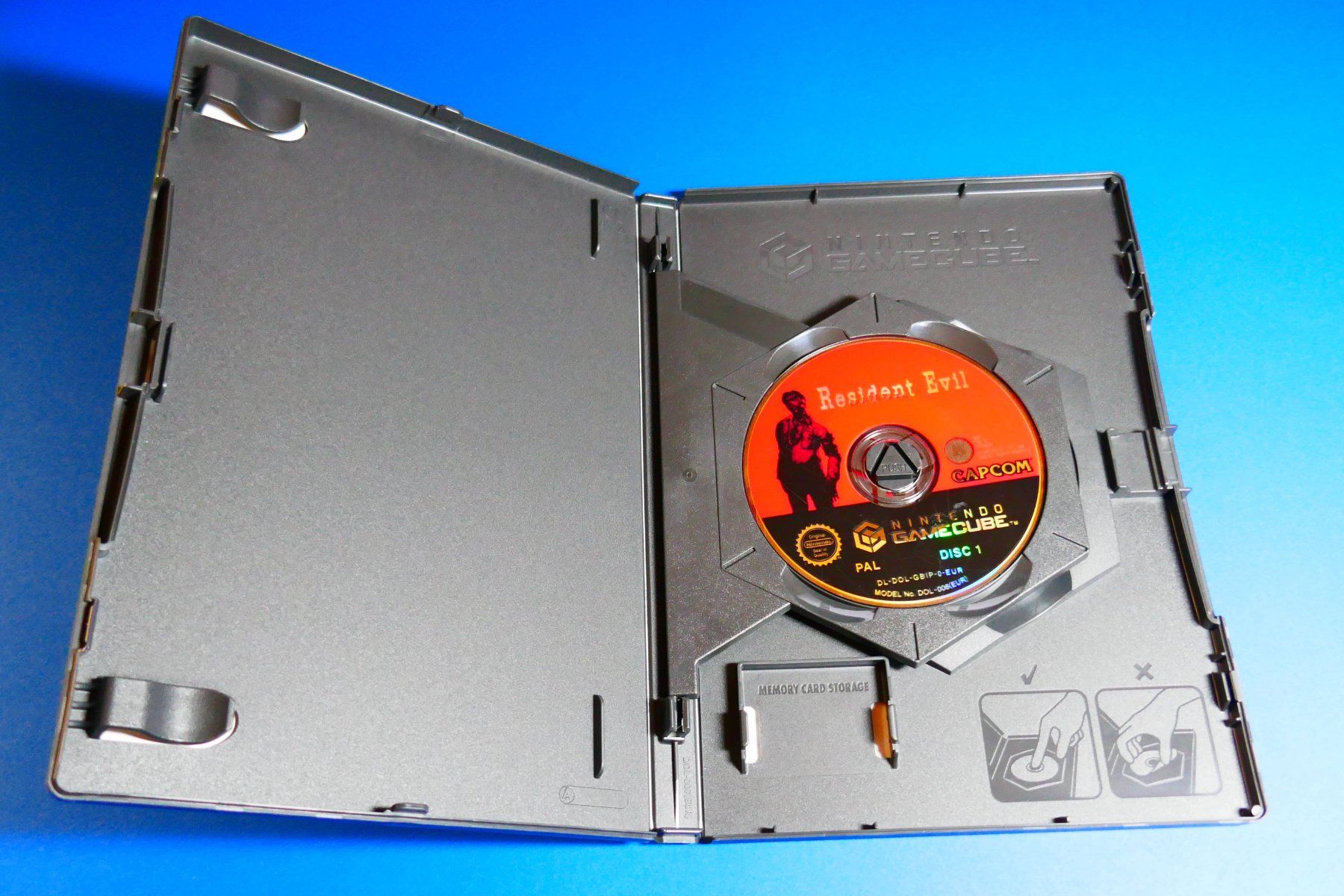 Nintendo Giochi: Resident Evil - Nintendo GameCube – Usato da Vuarrens venduto da Espace-Retro 1