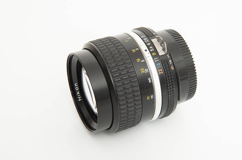 Nikon Objektive: Nikon Nikkor 85mm 1:2 Ais – Gebraucht aus Lausanne von Phlox02 2