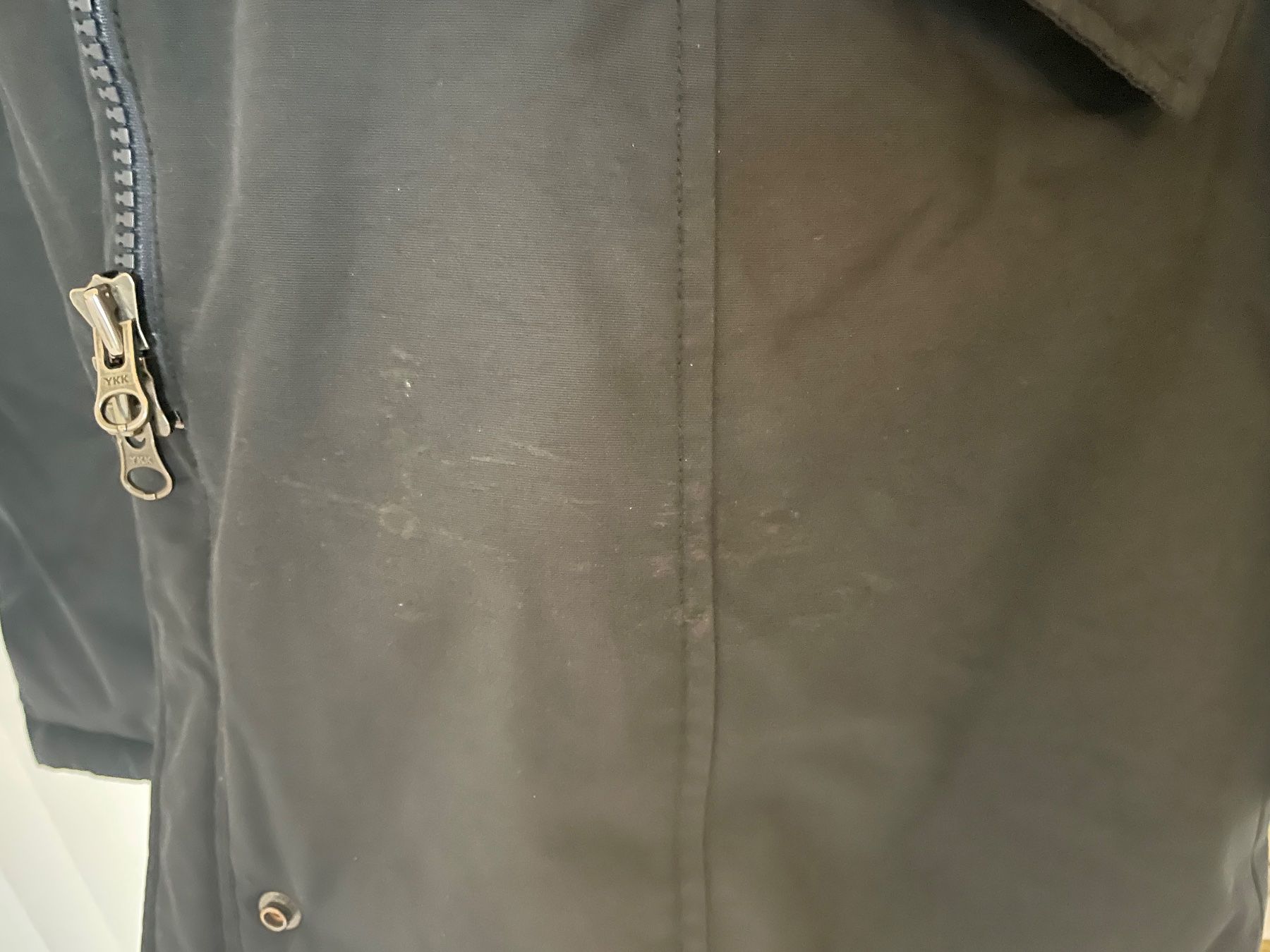 Woolrich Giacche: Schöne dunkelblaue Winterjacke von Woolrich – Usato da Zürich venduto da Camiro6 3
