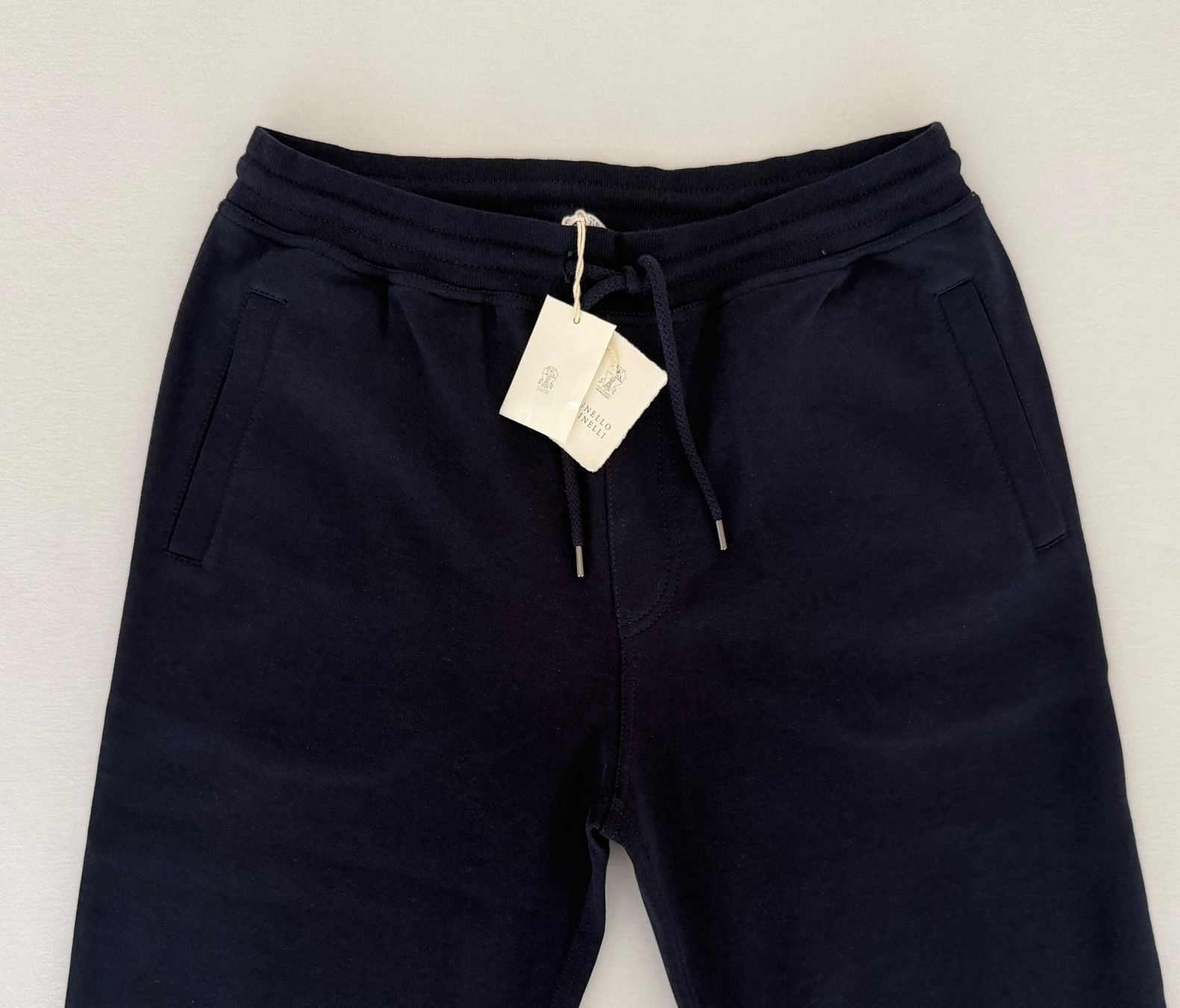 Brunello Cucinelli Hosen: Brunello Cucinelli Sweatpants in Cobalt Blue – Neu und originalverpackt aus Pfäffikon SZ von Redwulf34 2