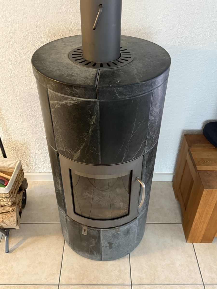Stufe caminetto: Kaminofen Lotus M1 Speckstein – Usato da Interlaken venduto da 5ive 1