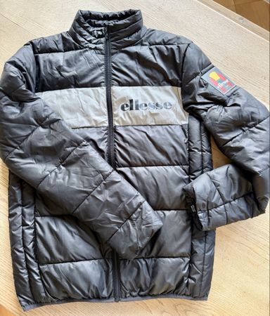 Ellesse Steppjacke schwarz (grau)wie neu