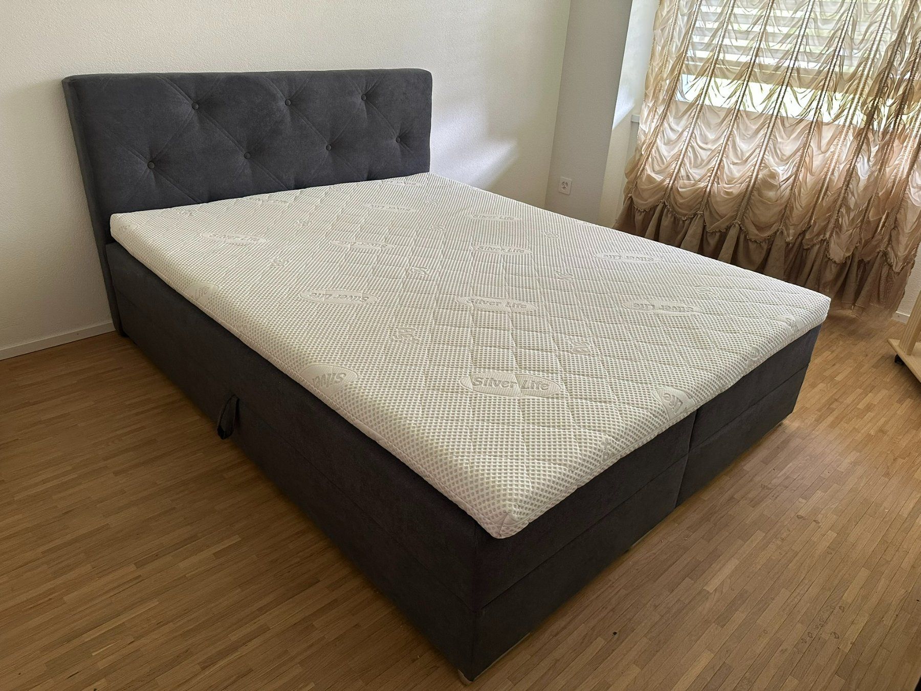 Letti: Polster-Doppelbett 160x200 – Usato da Aeschi b. Spiez venduto da hr26