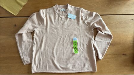 Neuer, beige Pullover, Grösse M, perfekt für den Frühling