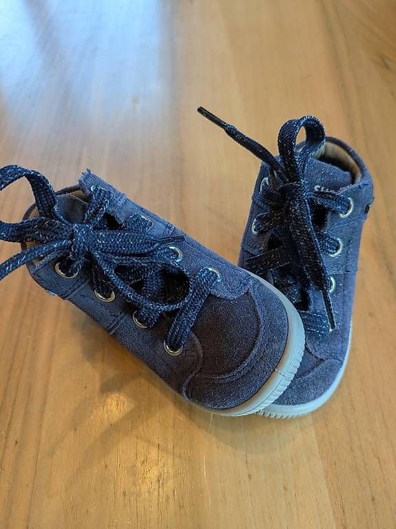 Scarpe per ragazze: Schuhe Mädchen Grösse 20 – Usato da Rothenhausen venduto da sabias5 1