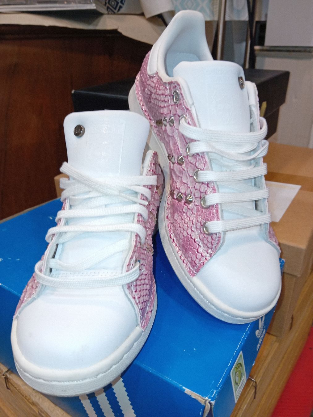 Adidas Scarpe da donna: Adidas Stan Smith Rosa Pitone e Borchie Taglia 36 – Usato da Biasca venduto da Old_6blh 2