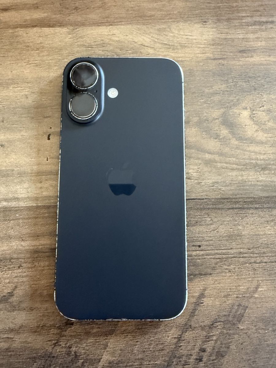 Apple Telefoni cellulari / Smartphones: IPhone16 (256gb) Black – Usato da Luzern venduto da max_9v87