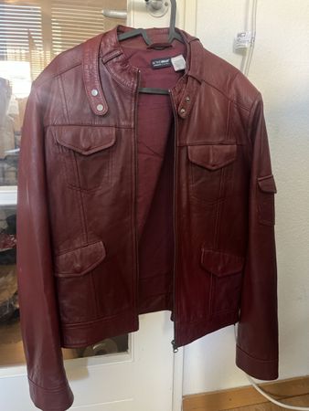 Veste en cuir bordeaux taille M-L