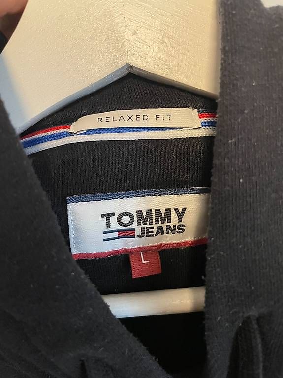 Maglioni & Felpe: Kapuzenpullover von Tommy Hilfiger, Grösse L – Usato da Luzern venduto da _Luccer 2