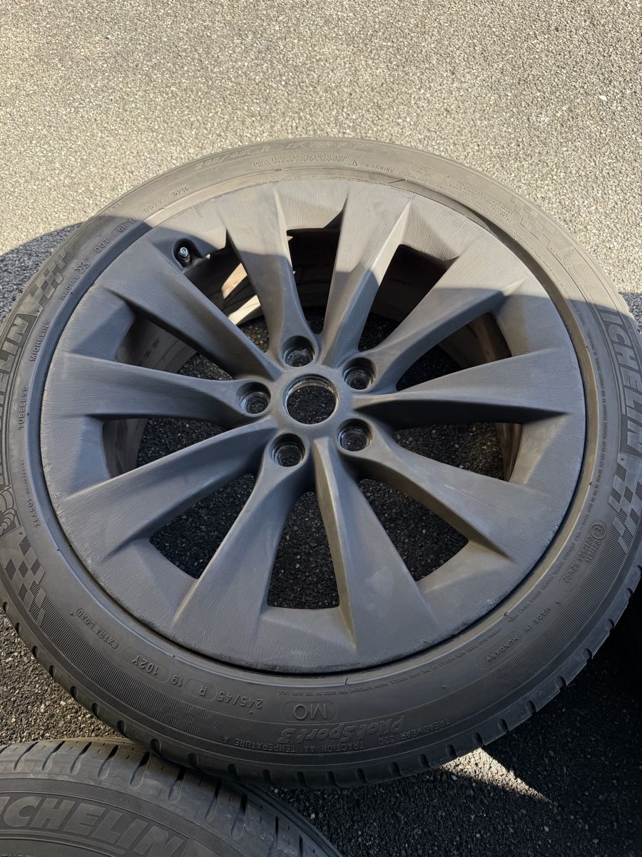 Tesla Pneus & Kompletträder: Original Tesla S 19 Zoll – Gebraucht aus Mollis von BSL10 3