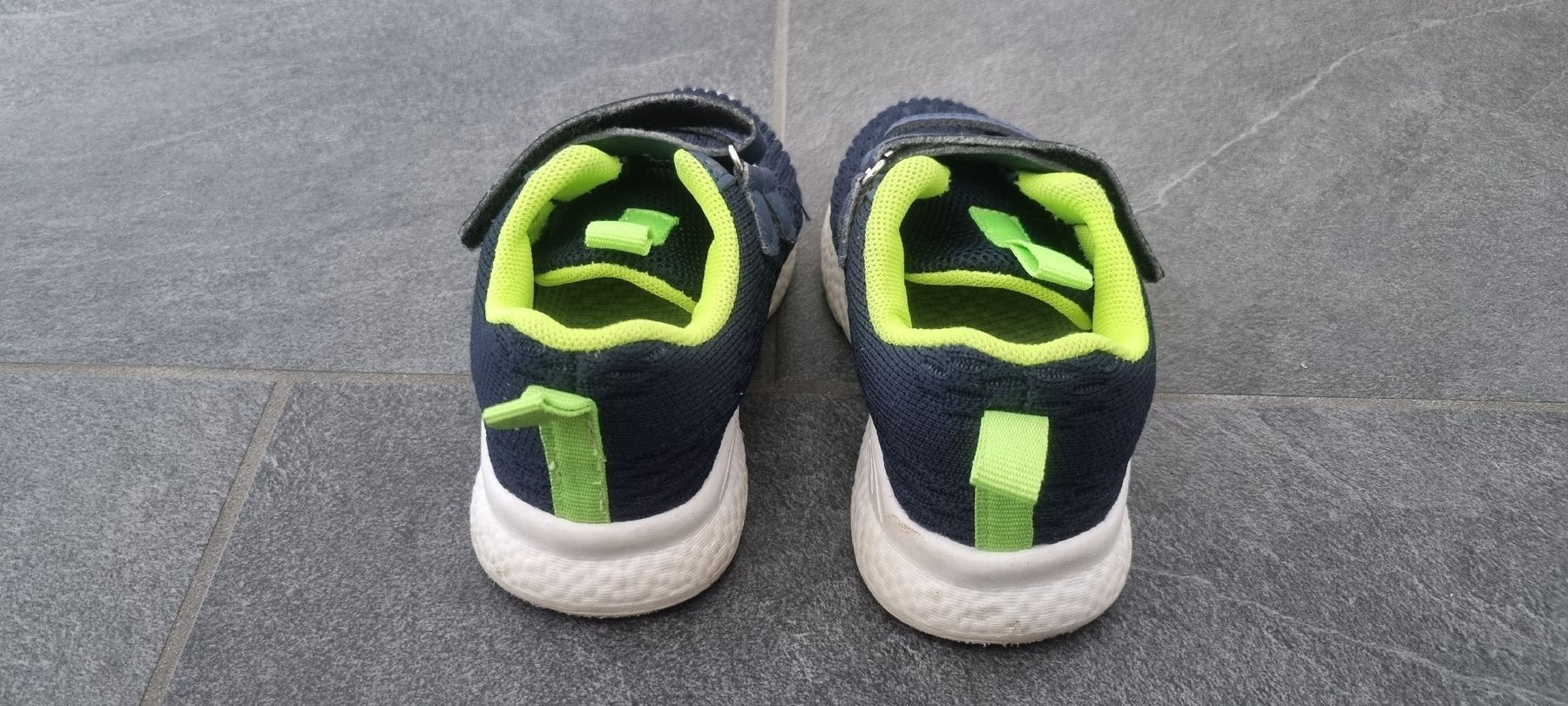 Scarpe per ragazzi: Sneaker Grösse 23 – Usato da Birmensdorf ZH venduto da borstenking 1