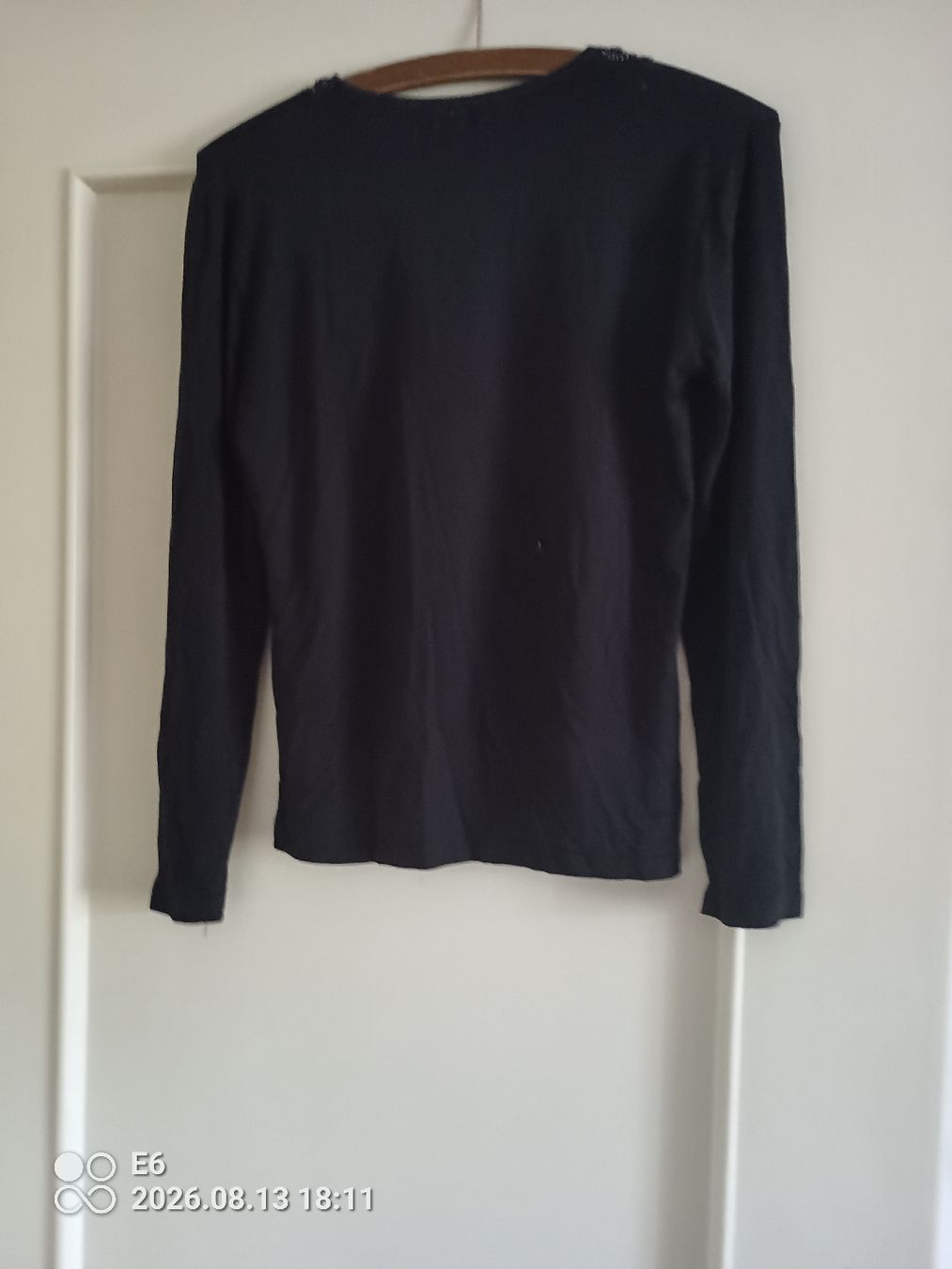 Pulls & Sweat-shirts: Schwarzer Langarmpullover mit Perlen – D'occasion à Zürich par Mitzi6 2
