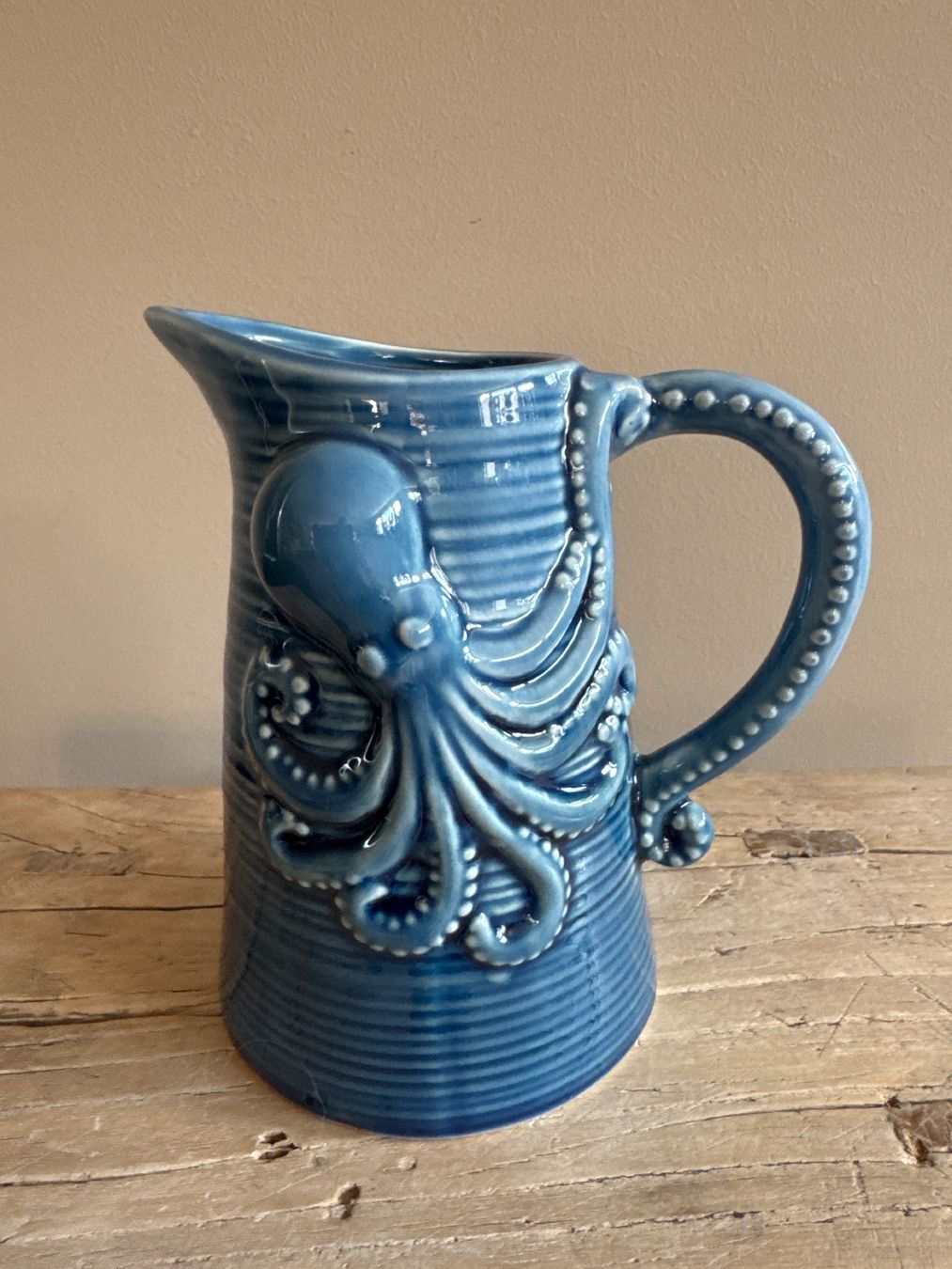 Caraffe: Blaue Keramikkaraffe Oktopus Sommer Neu – Nuovo (secondo la descrizione) da Gutenswil venduto da You09