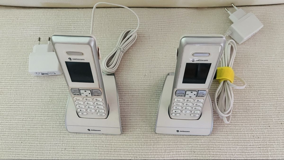 Swisscom Telefone: Swisscom Rousseau 300 DECT IP Telefon 2 Stck mit Ladestation – Gebraucht aus Winkel von Wilderness