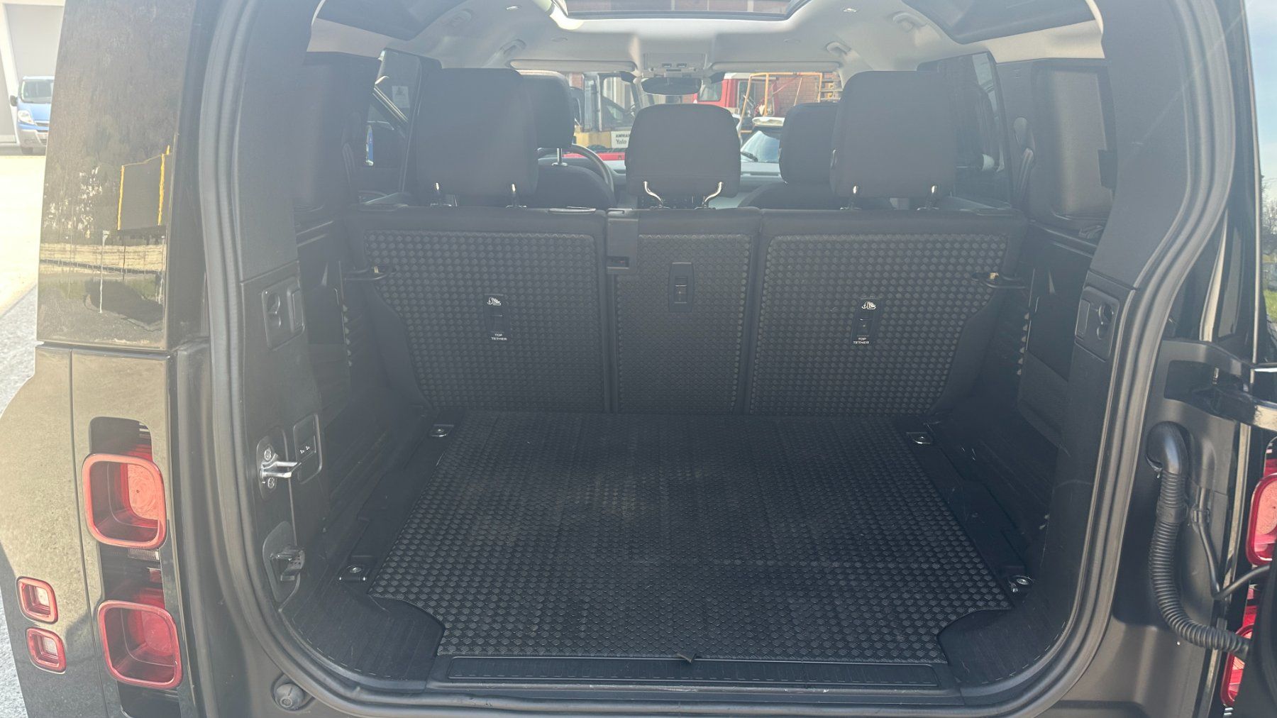 Land Rover Automobili: LAND ROVER Defender 110 D200 SD4 AT8 – Usato da Murg venduto da Doli76 8