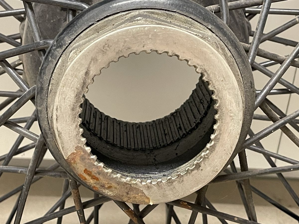 Tutti pezzi di ricambio auto: Oldtimer Rad mit Dunlop Reifen Modell unbekannt – Usato da Elsau venduto da isidobrany09 2