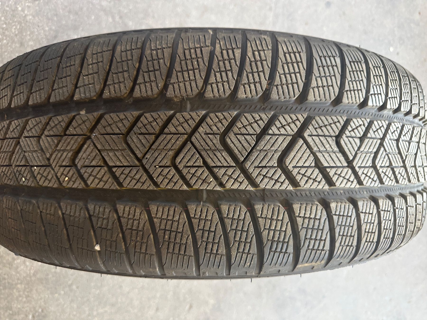 Pirelli Pneumatici & Ruote complete: Alufelgen mit Winterreifen – Usato da Einsiedeln venduto da foehnspenglereiag 1