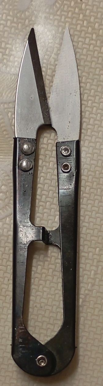 Tutti gli attrezzi: Thread snips black metal new condition – Nuovo (secondo la descrizione) da Bern venduto da pav_8b6j