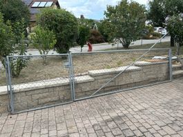 Portail double en grillage galvanisé avec poignée et serrure