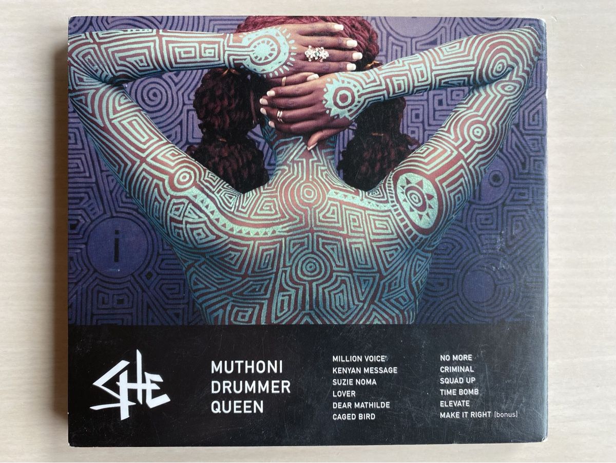 CD: Signierte CD "She" Muthoni Drummer Queen – Usato da Oberried Brienz venduto da Chyara 1