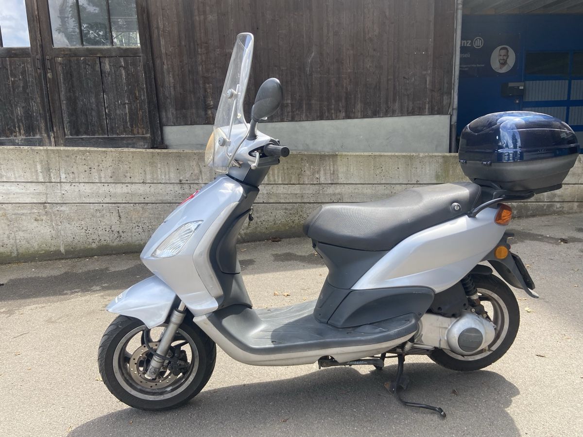Piaggio Scooter: Vespa Piaggio fly 125 – Usato da Frauenfeld venduto da lodola1961