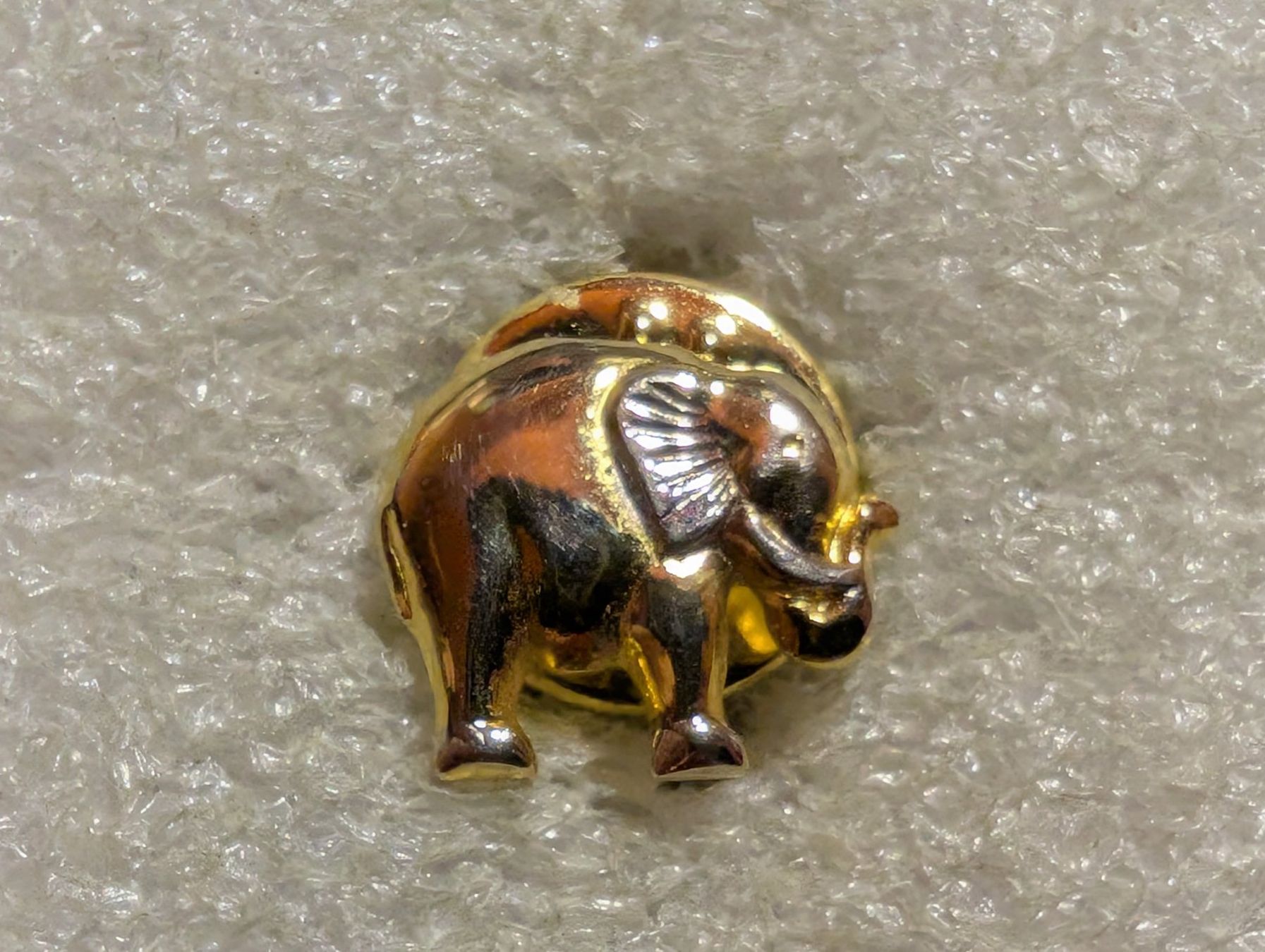 Placchette & Badge: Ansteckpin 59: Elefant – Usato da Oppligen venduto da Pin-Fall-Shop