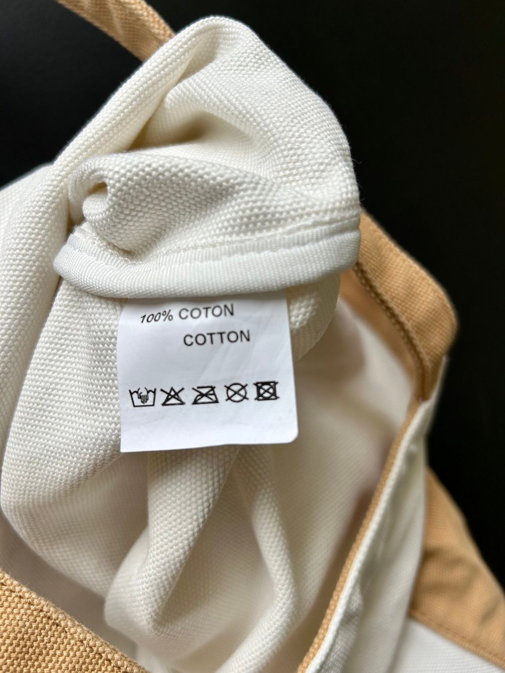 Louis Vuitton Borse: Fondation Louis Vuitton / Totebag – Usato da Dietlikon venduto da man_c2v6 7