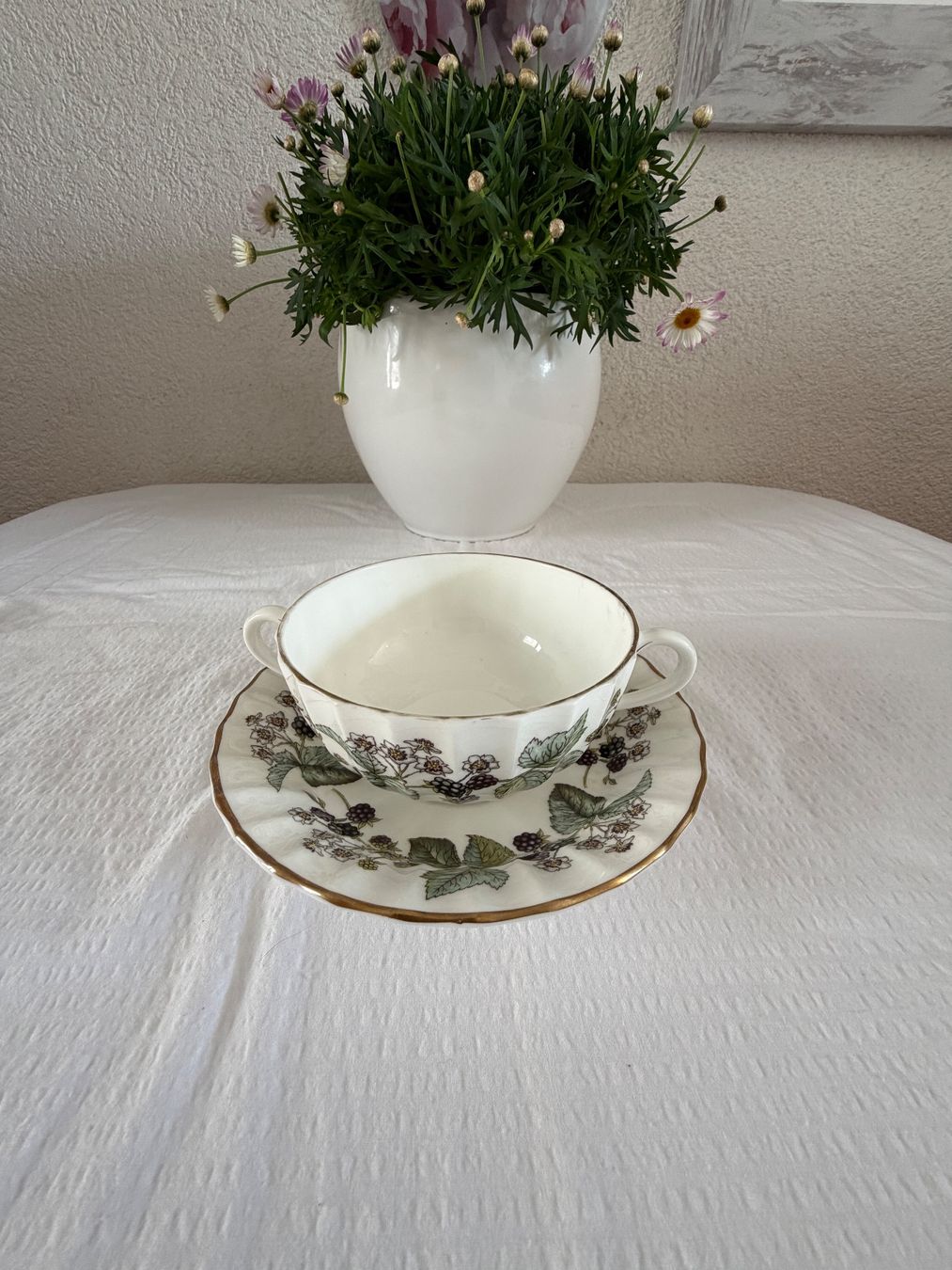Royal Worcester Geschirrsets: Royal Worcester Lavinia Suppentasse mit Unterteller Top! ... – Gebraucht aus Neuhausen am Rheinfall von kou_bwj7