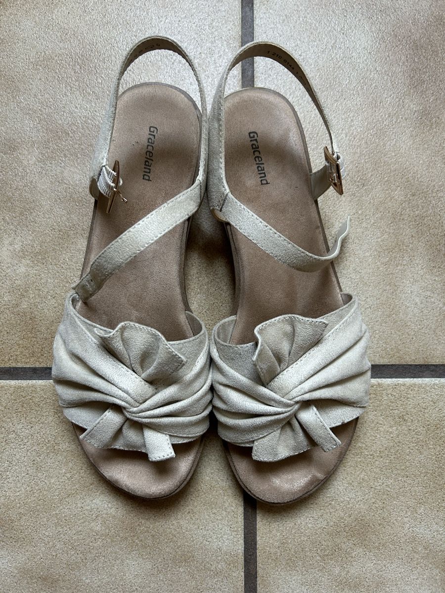 Scarpe da donna: Sandales – Usato da Courrendlin venduto da loko2910 1