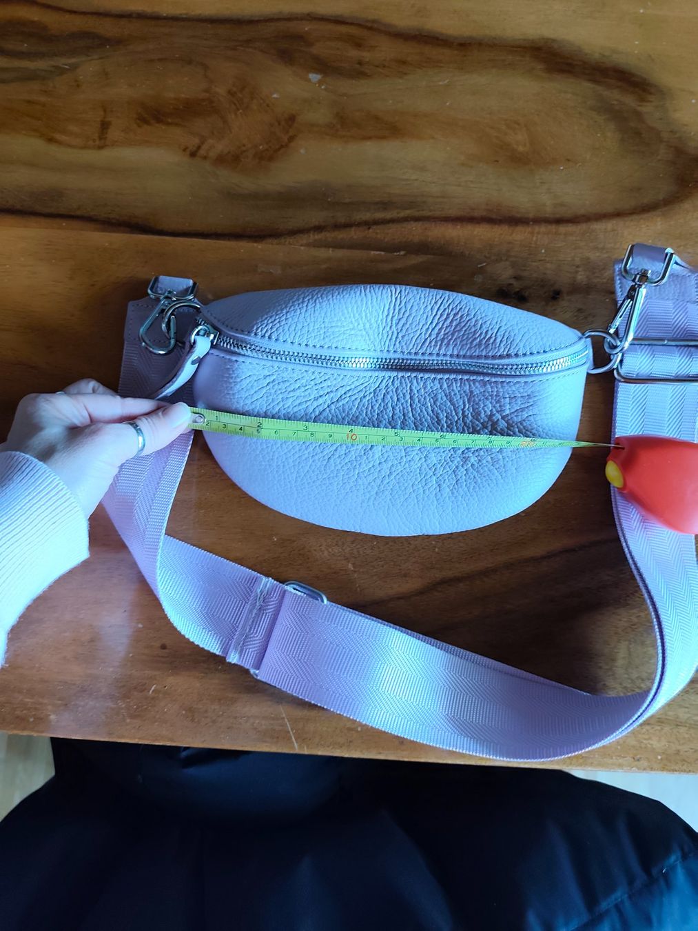 Borse da donna: Lila Lederbauchtasche klein – Usato da Weiningen ZH venduto da gandy80 2