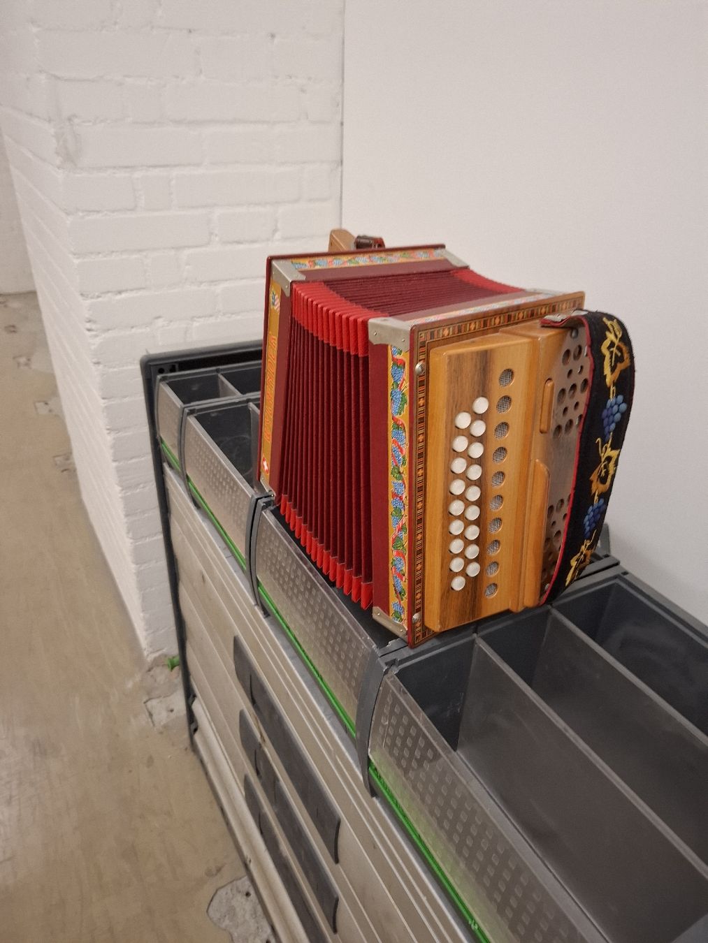 Strumenti musicali: wylaender orgeli – Usato da Villeneuve venduto da BibiVintage 2